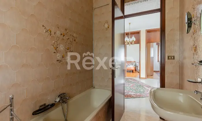Rexer-Pojana-Maggiore-Villa-su-piani-con-ampio-terreno-garage-e-magazzino-Altro