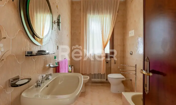 Rexer-Pojana-Maggiore-Villa-su-piani-con-ampio-terreno-garage-e-magazzino-Altro