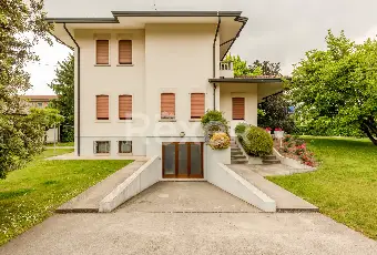 Rexer-Pojana-Maggiore-Villa-su-piani-con-ampio-terreno-garage-e-magazzino-Altro