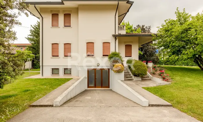 Rexer-Pojana-Maggiore-Villa-su-piani-con-ampio-terreno-garage-e-magazzino-Altro