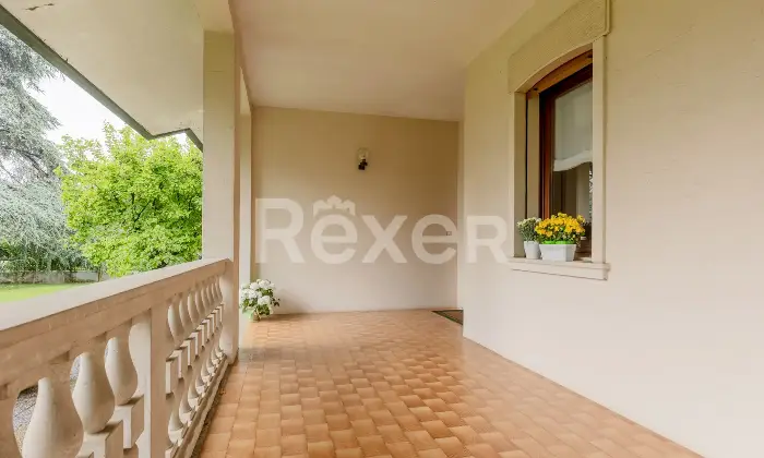 Rexer-Pojana-Maggiore-Villa-su-piani-con-ampio-terreno-garage-e-magazzino-Altro