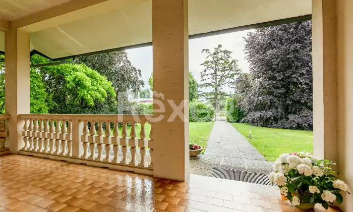 Rexer-Pojana-Maggiore-Villa-su-piani-con-ampio-terreno-garage-e-magazzino-Altro