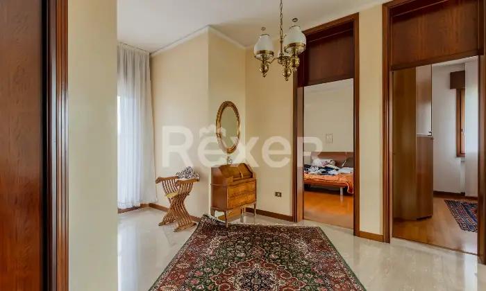 Rexer-Pojana-Maggiore-Villa-su-piani-con-ampio-terreno-garage-e-magazzino-Altro