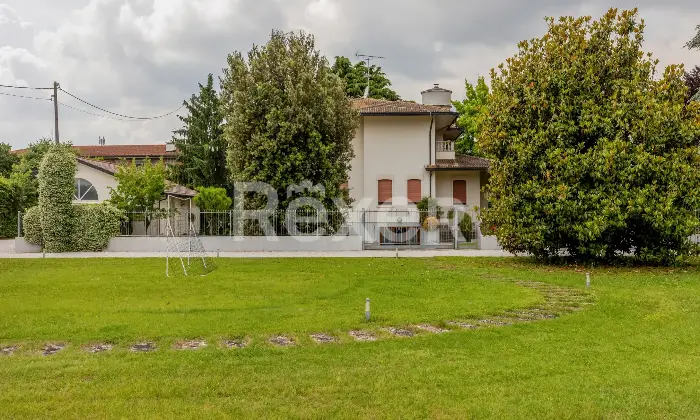 Rexer-Pojana-Maggiore-Villa-su-piani-con-ampio-terreno-garage-e-magazzino-Altro