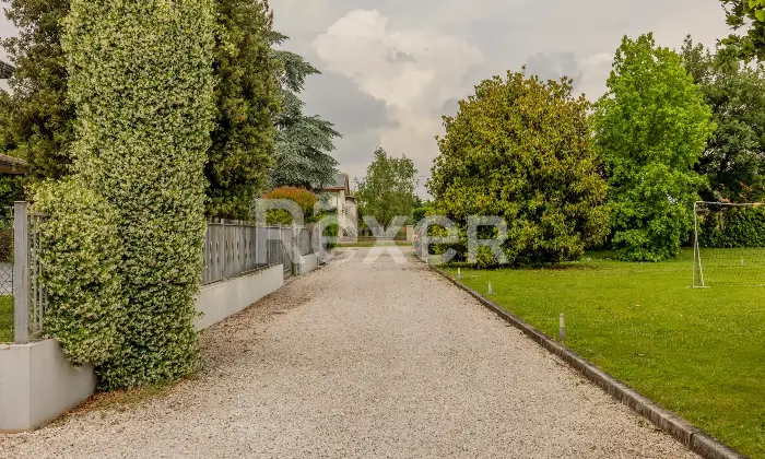 Rexer-Pojana-Maggiore-Villa-su-piani-con-ampio-terreno-garage-e-magazzino-Altro