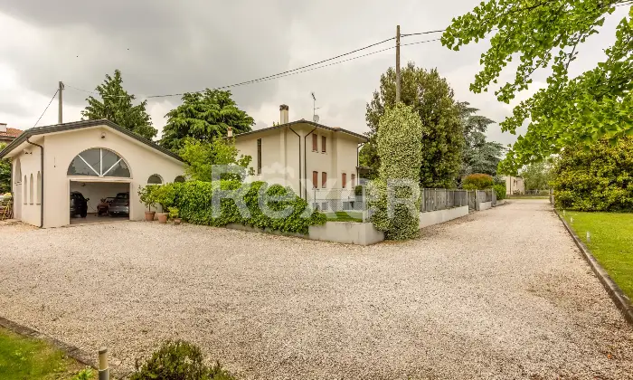 Rexer-Pojana-Maggiore-Villa-su-piani-con-ampio-terreno-garage-e-magazzino-Altro
