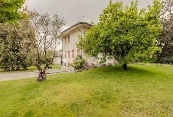 Rexer-Pojana-Maggiore-Villa-su-piani-con-ampio-terreno-garage-e-magazzino-Altro