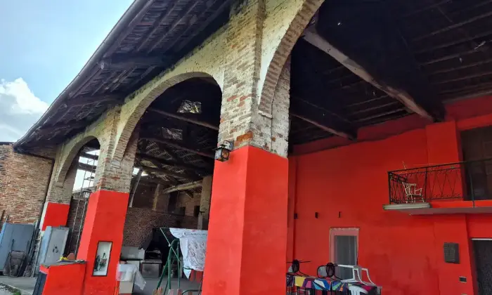 Rexer-Casalgrasso-Vendesi-ampio-rustico-a-Casalgrasso-CN-Altro