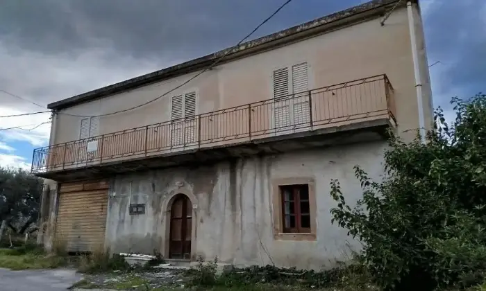 Rexer-CastellUmberto-ME-Vendesi-Casa-da-Ristrutturare-con-Terreno-a-CastellUmberto-ME-Altro