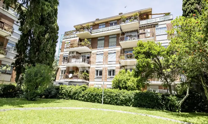 Rexer-Roma-Appartamento-con-cantina-e-posto-auto-Altro