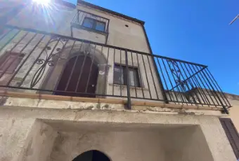 Rexer-Montefalcone-nel-Sannio-Fuga-dalla-Citt-la-Tua-Casa-Esterno