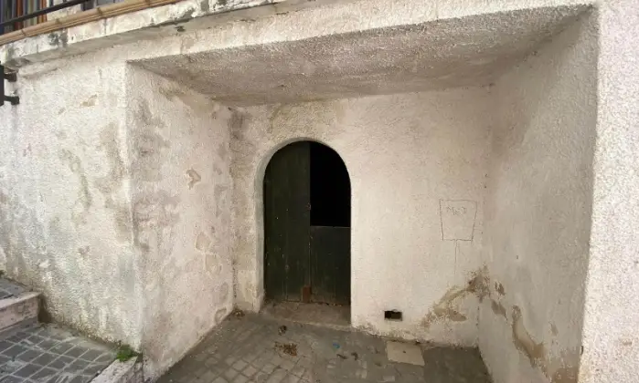 Rexer-Montefalcone-nel-Sannio-Fuga-dalla-Citt-la-Tua-Casa-Cantina