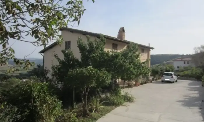 Rexer-Foligno-Vendesi-Villa-Indipendente-con-Giardino-e-Vista-Annifo-Umbria-Altro