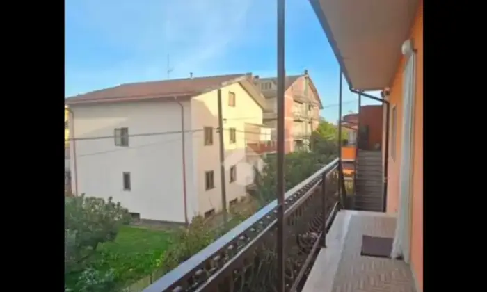 Rexer-Avezzano-VENDESI-APPARTAMENTO-DUE-PIANI-IN-ZONA-CENTRALE-Balcone