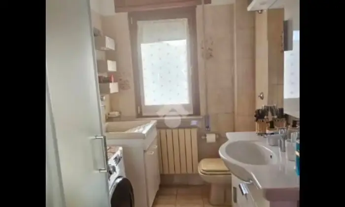 Rexer-Avezzano-VENDESI-APPARTAMENTO-DUE-PIANI-IN-ZONA-CENTRALE-Bagno