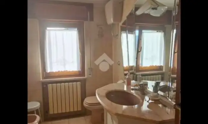 Rexer-Avezzano-VENDESI-APPARTAMENTO-DUE-PIANI-IN-ZONA-CENTRALE-Bagno