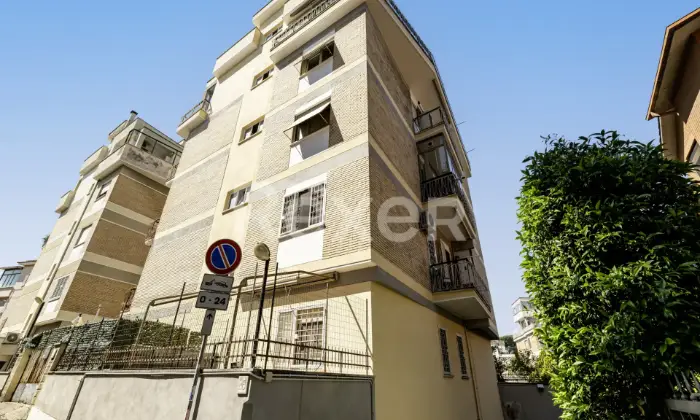 Rexer-Roma-Vendesi-appartamento-Via-Poggio-Bustone-Cassia-Grottarossa-Altro