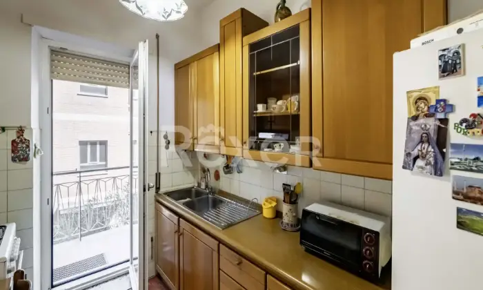 Rexer-Roma-Vendesi-appartamento-Via-Poggio-Bustone-Cassia-Grottarossa-Altro