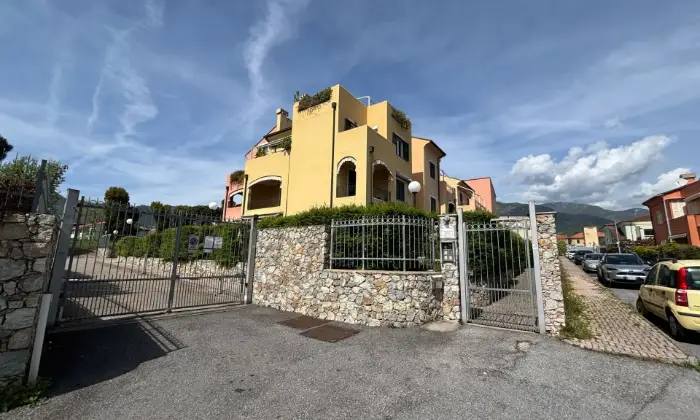 Rexer-Loano-TRILOCALE-CON-DOPPIA-TERRAZZA-E-CANTINA-Altro