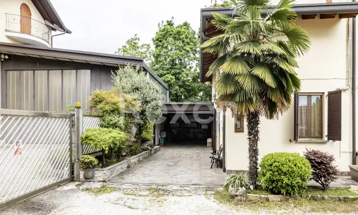 Rexer-Bellusco-Casa-semi-indipendente-con-box-auto-doppio-Altro