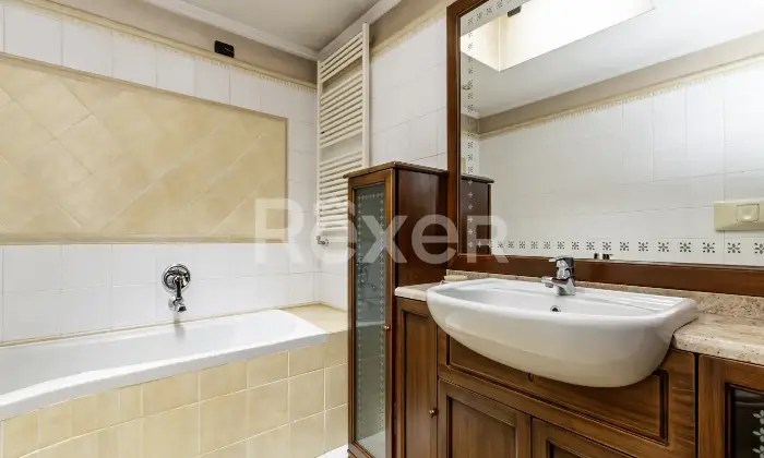 Rexer-Bellusco-Casa-semi-indipendente-con-box-auto-doppio-Altro