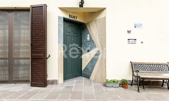 Rexer-Bellusco-Casa-semi-indipendente-con-box-auto-doppio-Altro