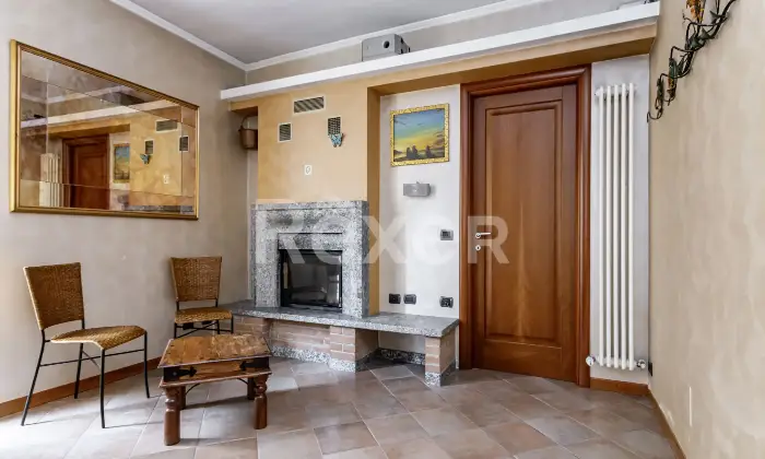 Rexer-Bellusco-Casa-semi-indipendente-con-box-auto-doppio-Altro