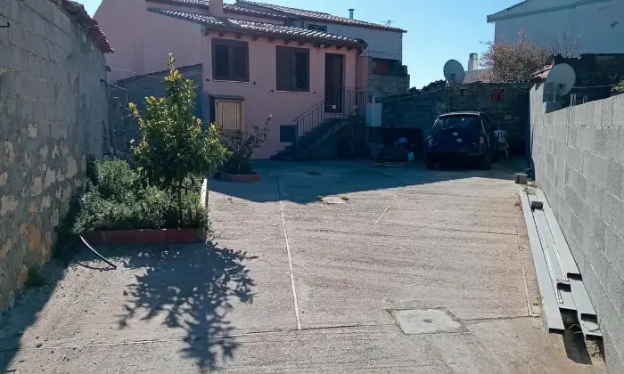 Rexer-Pompu-Vendesi-Casa-Semindipendente-con-Giardino-e-Box-Privato-a-Pompu-OR-Altro