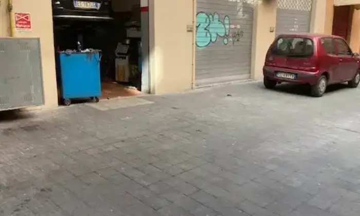Rexer-Roma-Cedesi-mura-e-attivit-autofficina-Altro