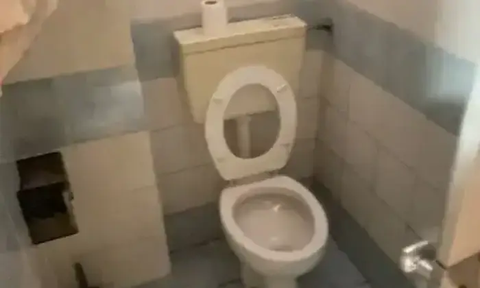Rexer-Roma-Cedesi-mura-e-attivit-autofficina-Bagno