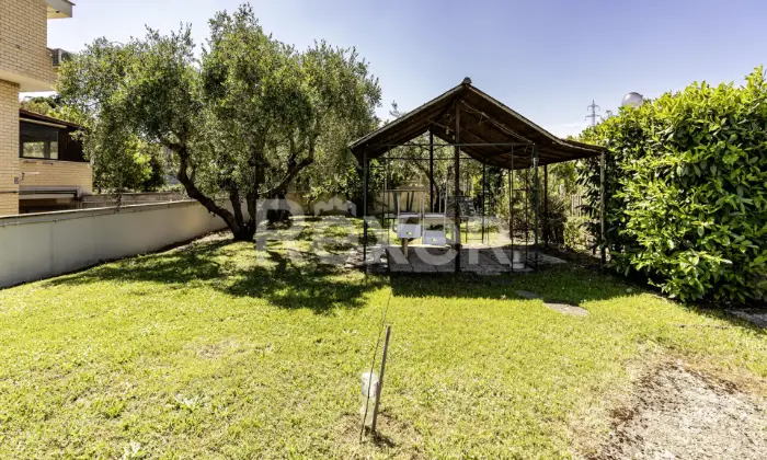 Rexer-Roma-Appartamento-con-Posto-Auto-e-Giardino-su-Via-Tiburtina-Altro