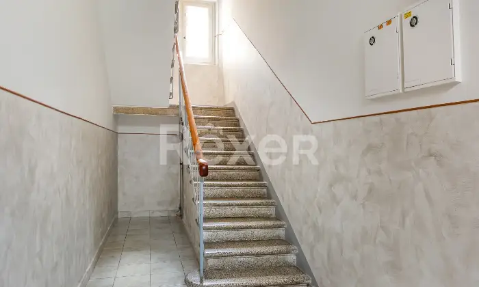 Rexer-Firenze-Firenzezona-Pzza-Alberti-vani-oltre-balcone-e-cantina-Altro