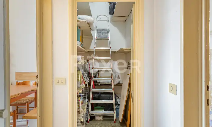 Rexer-Firenze-Firenzezona-Pzza-Alberti-vani-oltre-balcone-e-cantina-Altro