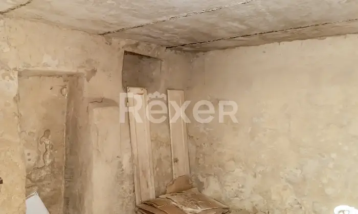 Rexer-Firenze-Firenzezona-Pzza-Alberti-vani-oltre-balcone-e-cantina-Altro