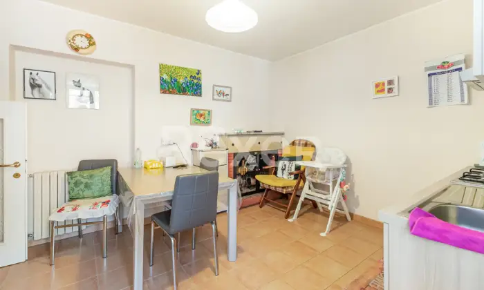 Rexer-Cervaro-Casa-indipendente-su-tre-livelli-con-ampi-spazi-Altro