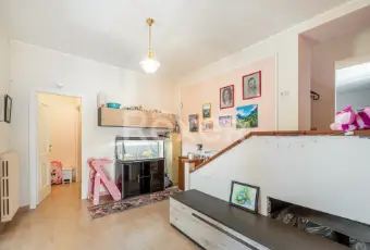 Rexer-Cervaro-Casa-indipendente-su-tre-livelli-con-ampi-spazi-Altro