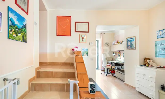 Rexer-Cervaro-Casa-indipendente-su-tre-livelli-con-ampi-spazi-Altro