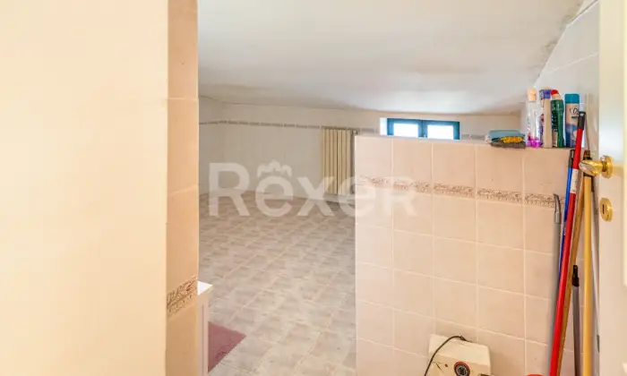 Rexer-Cervaro-Casa-indipendente-su-tre-livelli-con-ampi-spazi-Altro