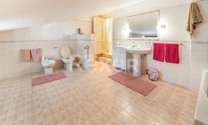 Rexer-Cervaro-Casa-indipendente-su-tre-livelli-con-ampi-spazi-Altro