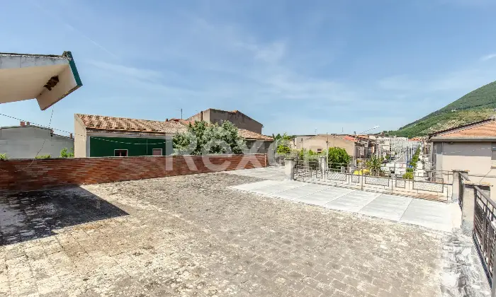 Rexer-San-Salvatore-Telesino-Villa-con-terrazzo-panoramico-e-giardino-Altro