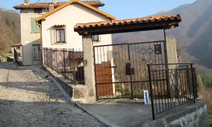 Rexer-Faggeto-Lario-VENDITA-IN-BLOCCO-Appartamento-Mansarda-con-Cantina-Terrazzo-e-Posti-Auto-Altro