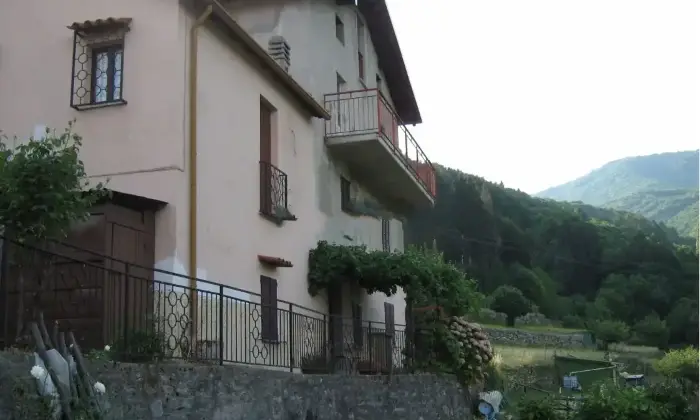 Rexer-Faggeto-Lario-VENDITA-IN-BLOCCO-Appartamento-Mansarda-con-Cantina-Terrazzo-e-Posti-Auto-Altro