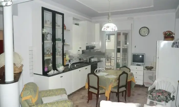 Rexer-Crotone-Vendesi-appartamento-in-buone-condizionia-Crotone-Altro