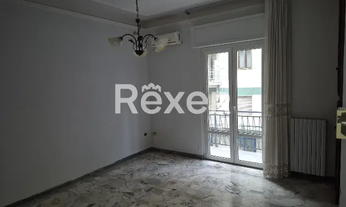 Rexer-Crotone-Vendesi-appartamento-posizione-Strategica-tra-tribunale-e-ospedale-di-Crotone-Camera-da-letto