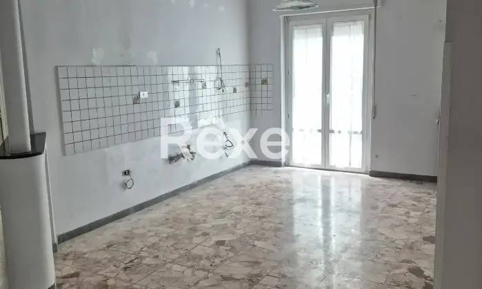 Rexer-Crotone-Vendesi-appartamento-posizione-Strategica-tra-tribunale-e-ospedale-di-Crotone-Cucina