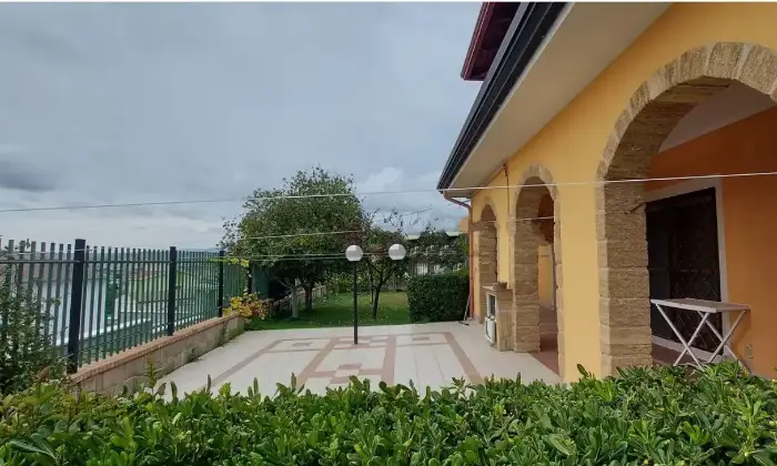 Rexer-Crotone-Vendesi-una-Prestigiosa-Villa-Bifamiliare-a-Crotone-Altro