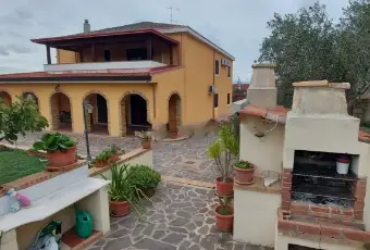 Rexer-Crotone-Vendesi-una-Prestigiosa-Villa-Bifamiliare-a-Crotone-Altro