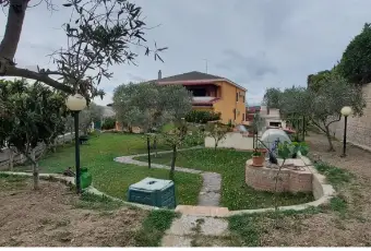 Rexer-Crotone-Vendesi-una-Prestigiosa-Villa-Bifamiliare-a-Crotone-Altro