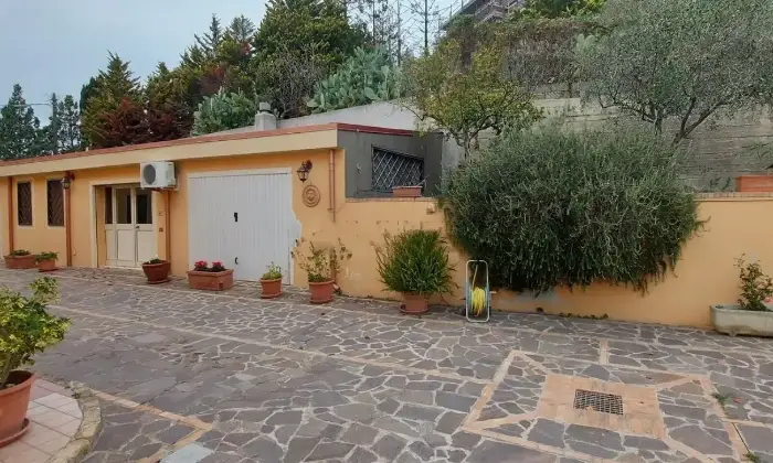 Rexer-Crotone-Vendesi-una-Prestigiosa-Villa-Bifamiliare-a-Crotone-Altro