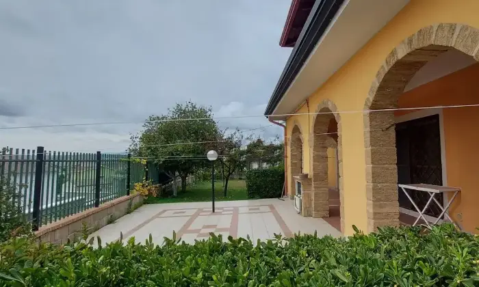 Rexer-Crotone-Vendesi-una-Prestigiosa-Villa-Bifamiliare-a-Crotone-Altro